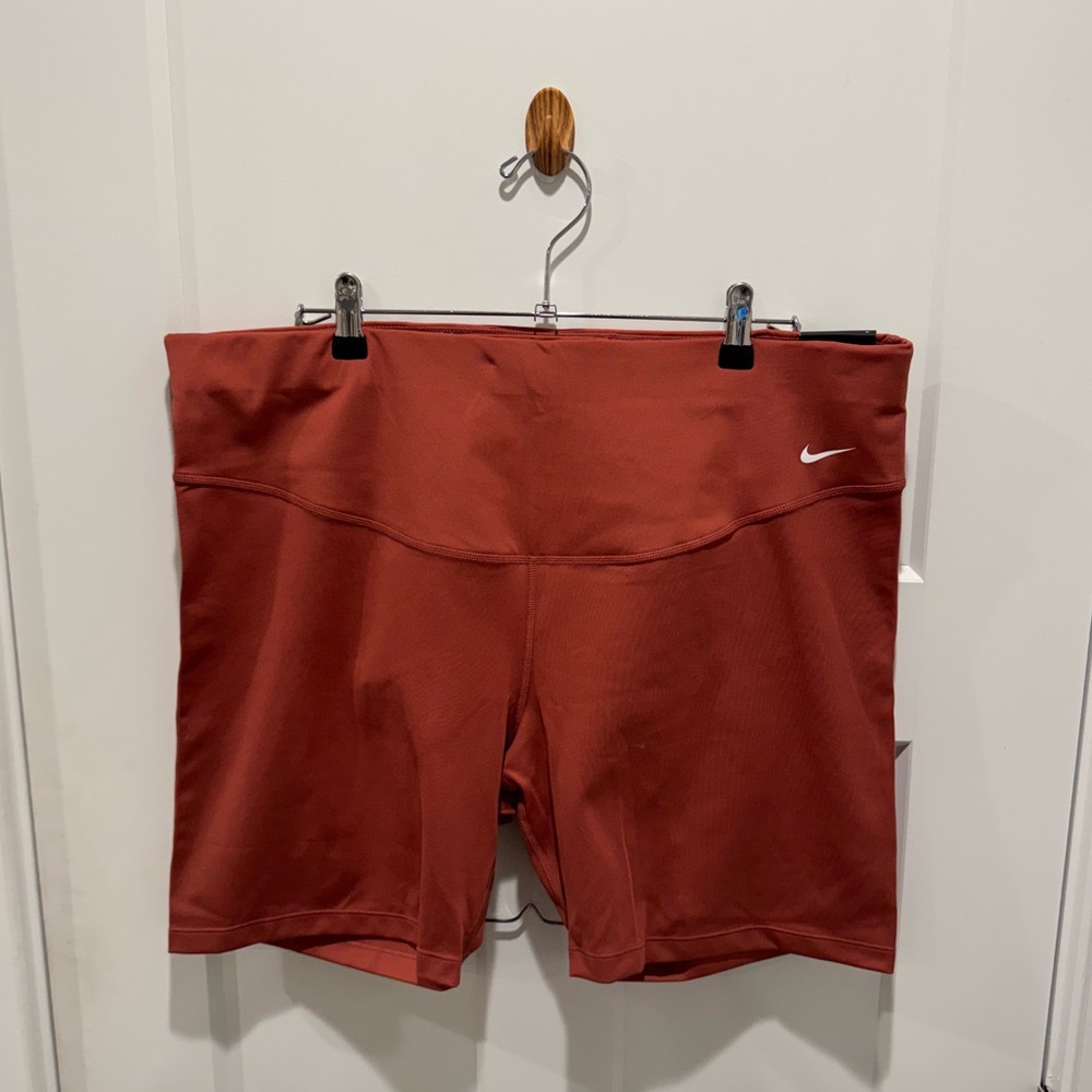 Nike One Mid Rise Performance Training Shorts - Picture 5 of 7